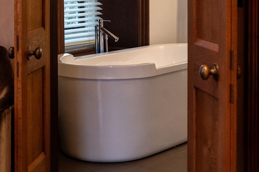 Penrhiw Priory Valley Bathroom