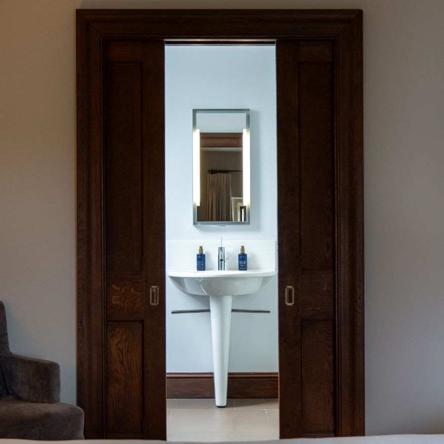 Penrhiw Priory Treetops Bathroom